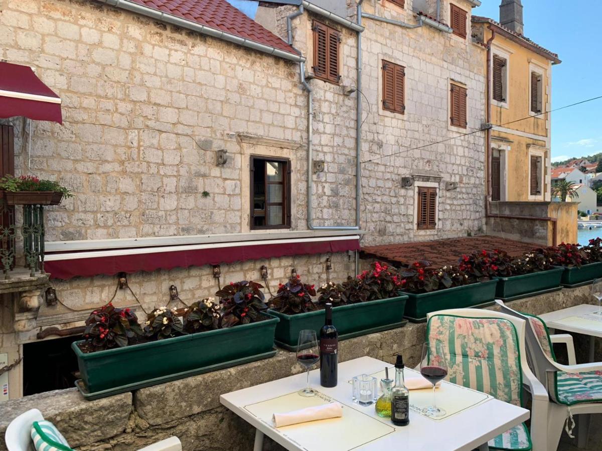 Residence Bella Stari Grad  Luaran gambar