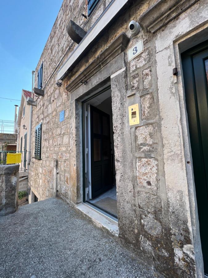 Residence Bella Stari Grad  Luaran gambar