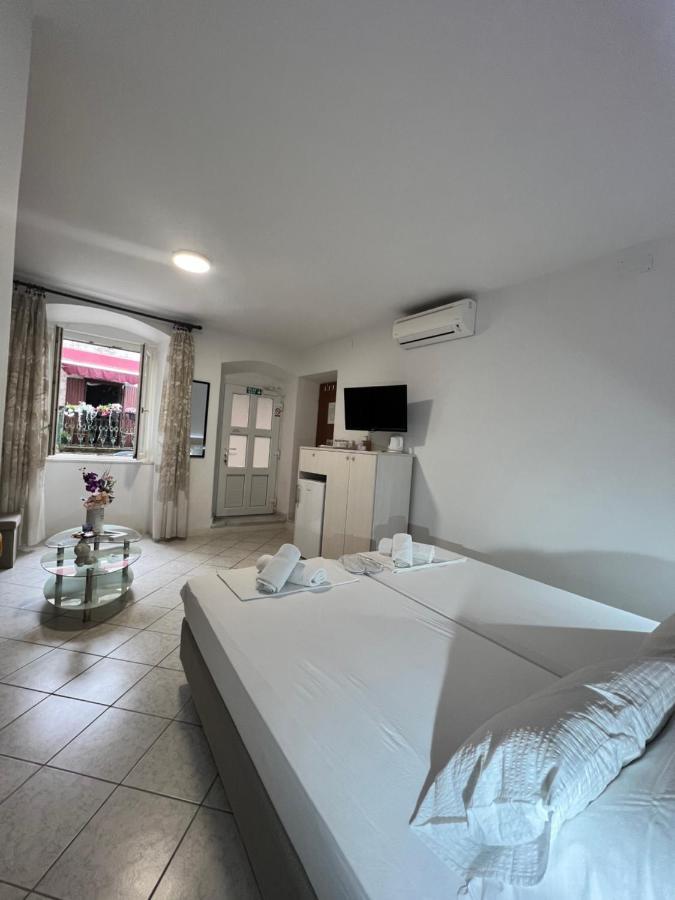 Residence Bella Stari Grad  Luaran gambar