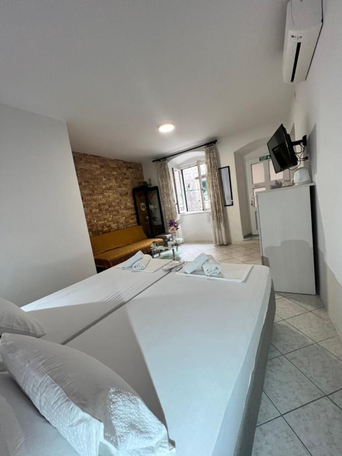Residence Bella Stari Grad  Luaran gambar