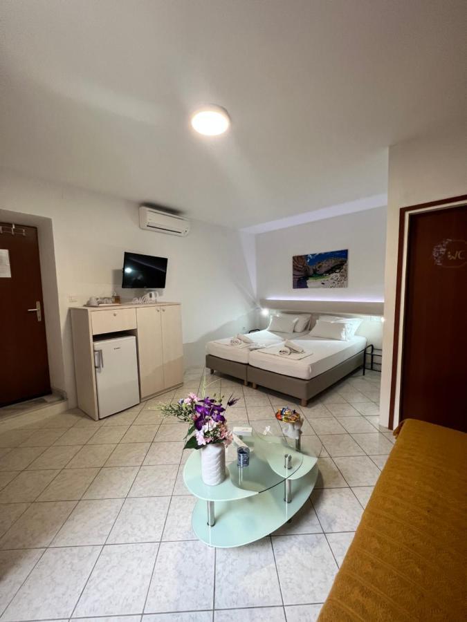 Residence Bella Stari Grad  Luaran gambar