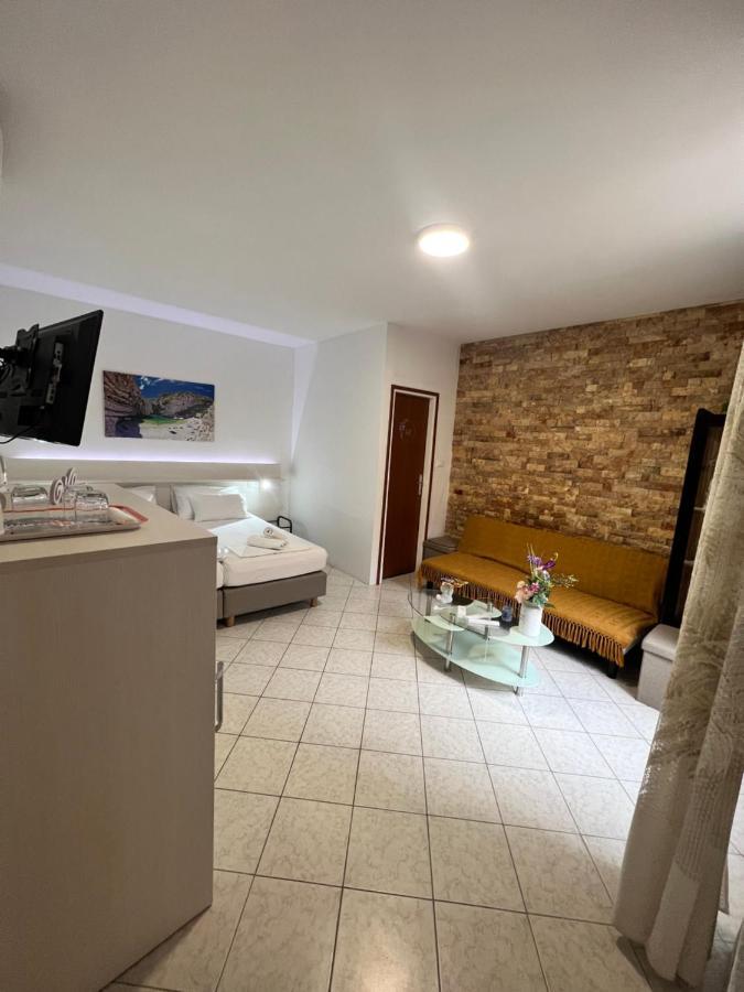 Residence Bella Stari Grad  Luaran gambar